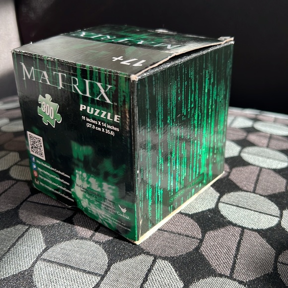 THE MATRIX 300 Piece Puzzle 11 inches x 14 inches - Picture 12 of 12